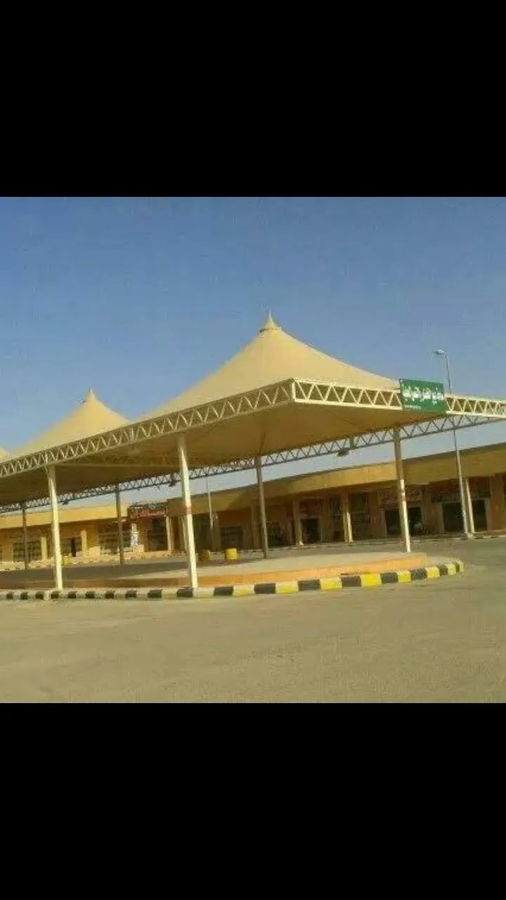 تركيب مظلات هرمية للميادين والساحات العامة الشرقية الخبر